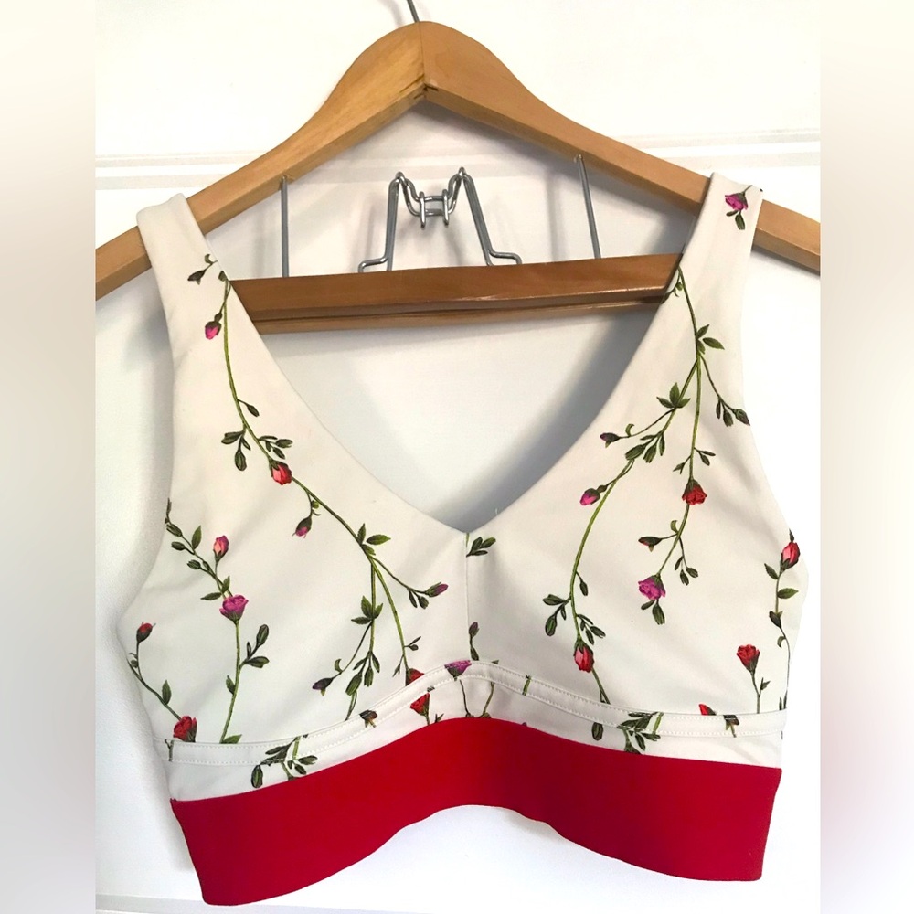 Fabletics sports bra, light support red apple/coconut
